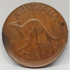AUSTRALIA 1962 . ONE 1 PENNY . ERROR . HUGE MIS-STRIKE